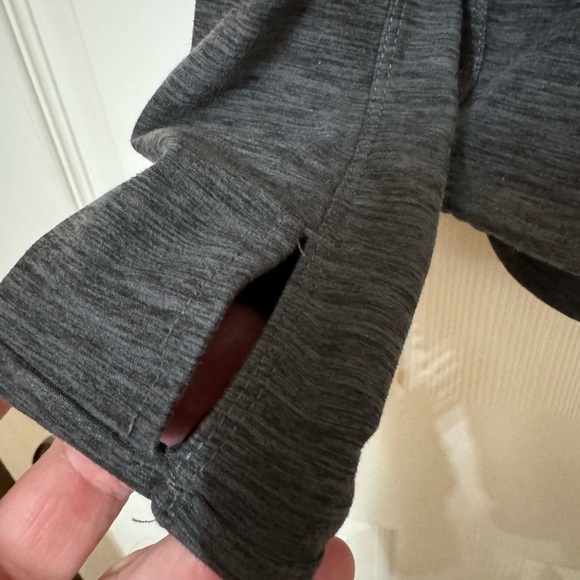 Nice Gray Yogalicious Form Fit Sweatshirt Women’s S MINTY Yoga Warm Up - Picture 3 of 5